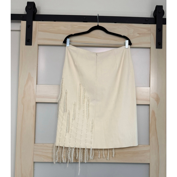BGN Paris Just Cream White Skirt Size 12 EU 44 UK 16 Textured Yarn Fringe Hem - Picture 2 of 4